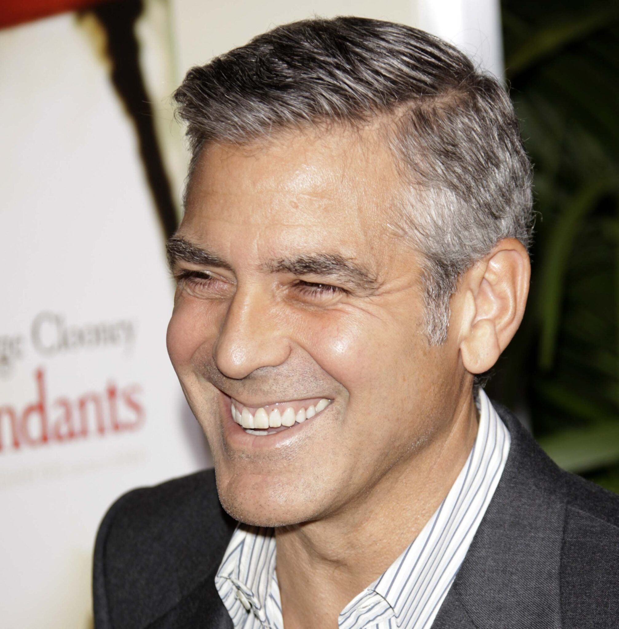 Джордж Клуни стрижка Цезарь